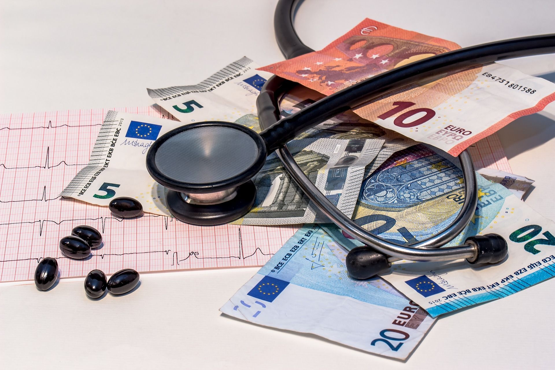 Insurance becomes important financial tool amid significant increase in the cost of medicines